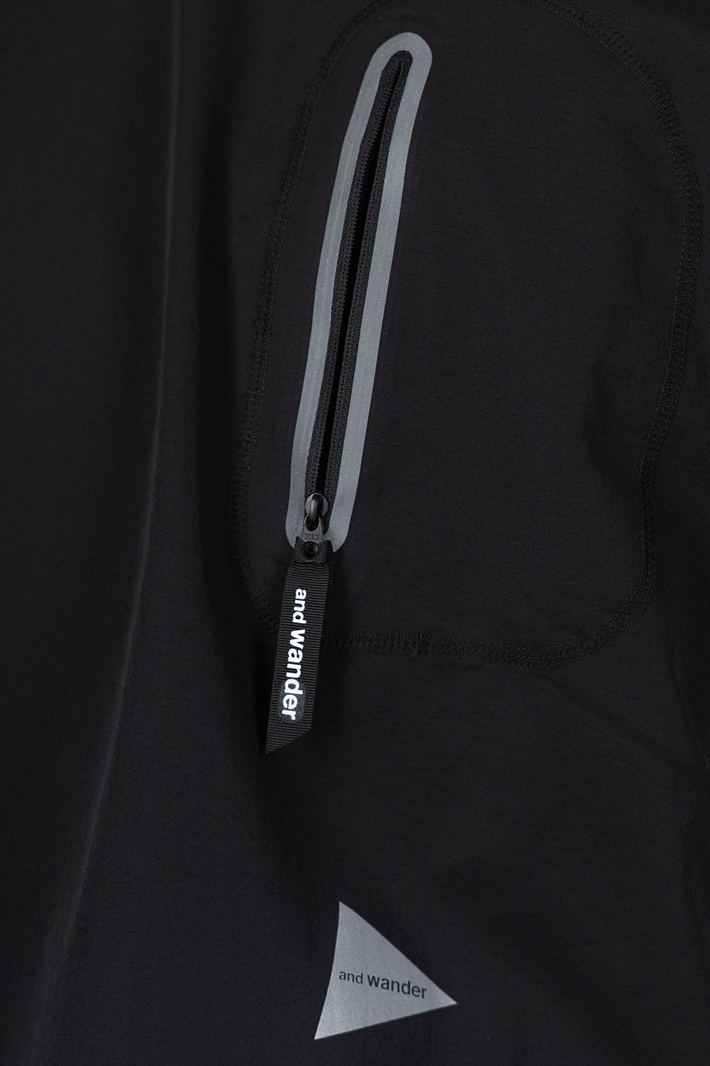 And Wander - Hybrid Warm Pocket LS Tee - Black