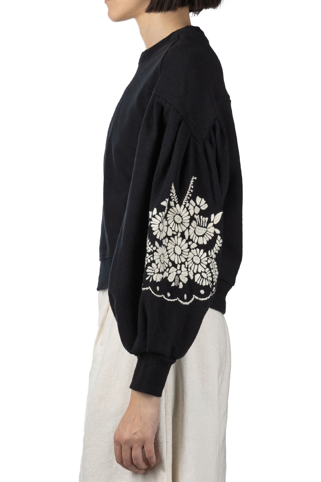 Kapital - Knit BOUFFANT Sleeve SWT (LATVIA Embroidery) - Black